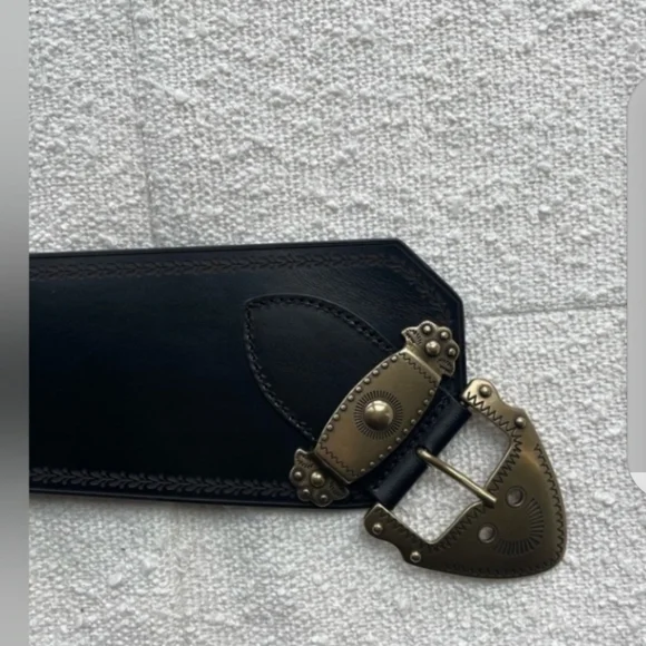 Isabel Marant Liko Belt Size 80 - threedaughtersproperties.com display picture 3